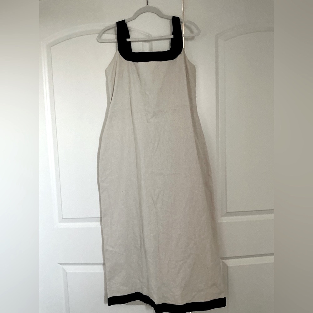 Abercrombie & Fitch White and Black Dress